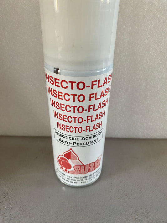 Insecticide Acaricide auto-percutant / MOUCHES, MOUSTIQUES/MITES/PUNAISES